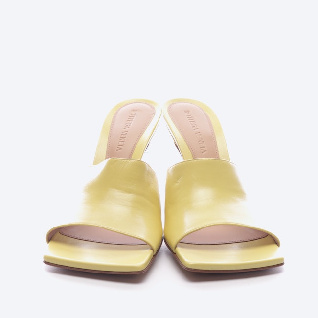 Image 2 of Heeled Sandals in EUR 37 in color Yellow | Vite EnVogue