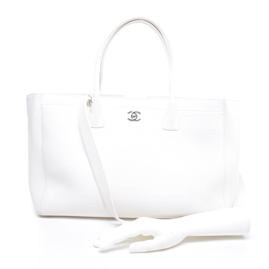 Handbag from Chanel in Off white Cerf Tote