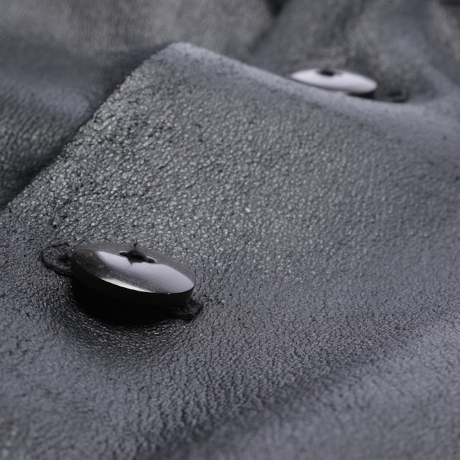 Image 4 of LeatherJacket in 40 in color Black | Vite EnVogue