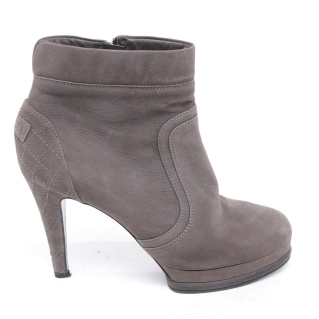 Image 1 of Ankle Boots from Chanel in Brown size 41 EUR | Vite EnVogue