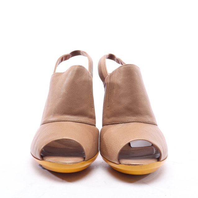 Sandaletten von Hugo Boss in Hellbraun Gr. 38,5 EUR Neu | Vite EnVogue