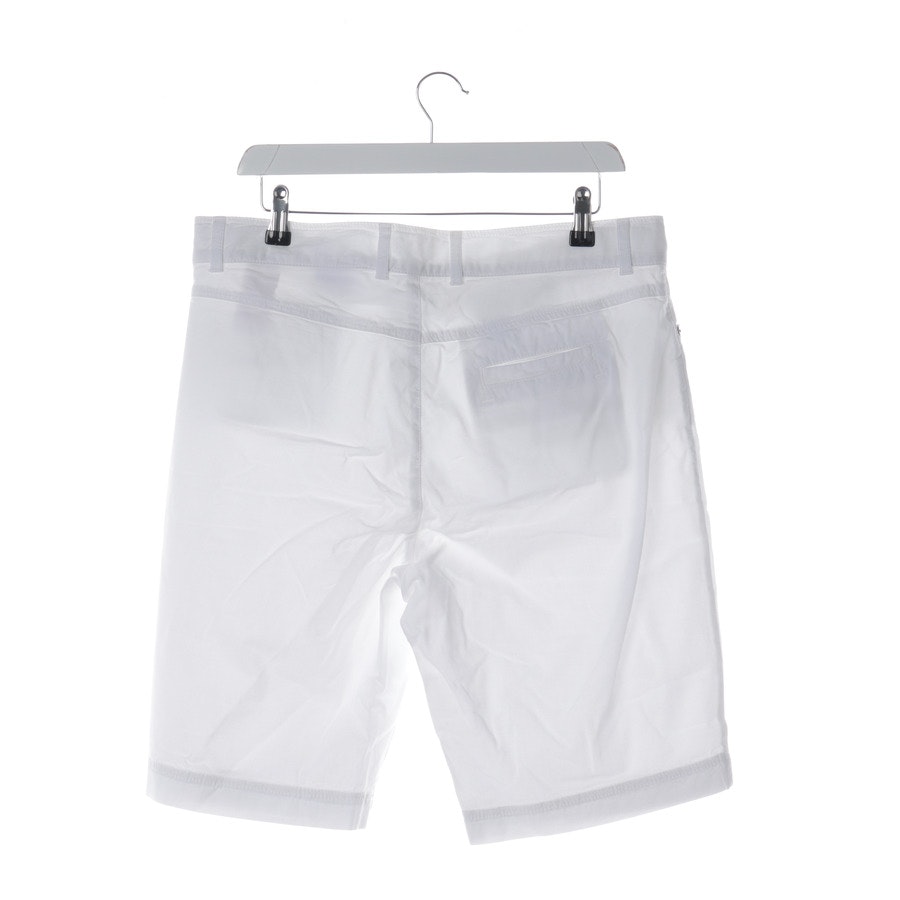 Image 2 of Shorts in 40 in color White | Vite EnVogue