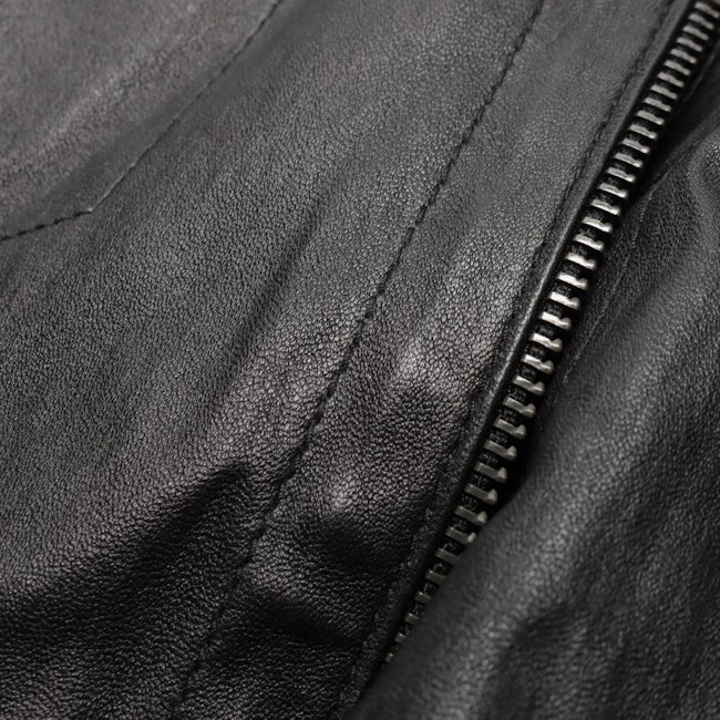 Image 4 of LeatherJacket in 38 in color Black | Vite EnVogue