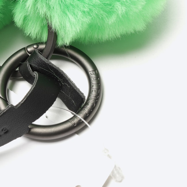 Image 4 of Keychain in color Green | Vite EnVogue