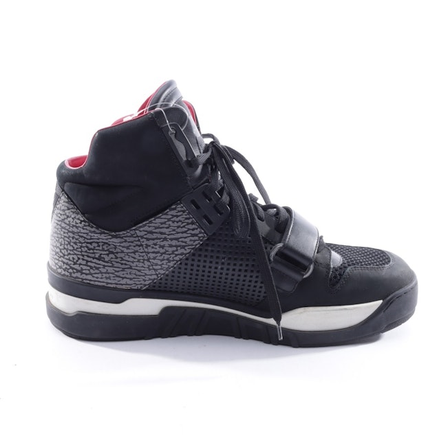 Image 1 of Sneakers from Louis Vuitton in Black size 40,5 EUR UK 7 | Vite EnVogue